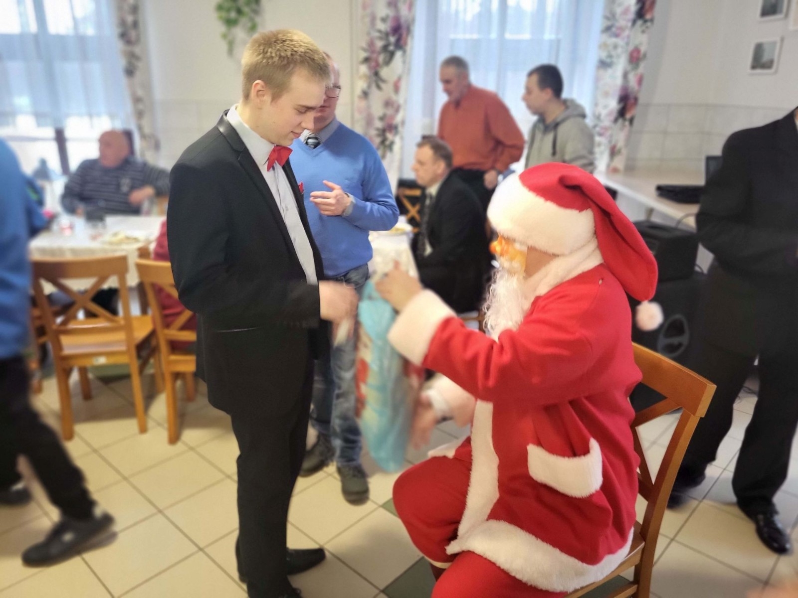 Wręczanie prezentów prze Św. Mikołaja