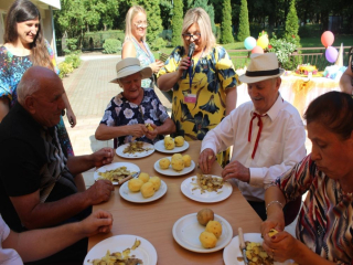 Konkurs obierania ziemniaków