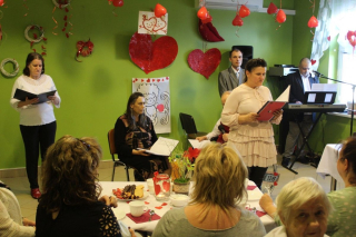 Uczestnicy spotkania walentynkowego