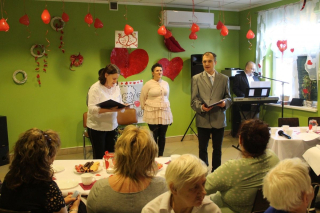 Uczestnicy spotkania walentynkowego